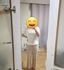 바지 맘에 들어요~ M이 좀 여유있긴해서 s도 괜찮았을것같아요~ 검정색으로 하나 더 구