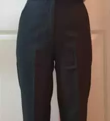 키 158에 40kg정도의 뼈대가 얇아 바지 구하기가 쉽지 않은데 여기서 잘 입고 있습니다