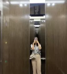 블랙 먼저 사서 입어봤는데 너무 편하고 좋아서 베이지도 샀어요 블랙이랑 재질이 살짝