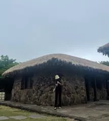 너무 이쁘고 넘 편해요 짱짱 허리도 잘 잡아주고 길이도 딱 적당해서 다리 엄청 갈어보