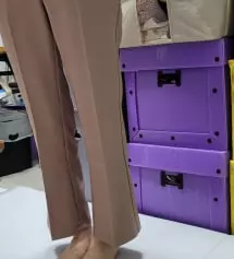 색상도 생각보다 너무 예쁘고 마음에 듭니다. 사이즈도 딱 맞고 핏이 예뻐요. 원하는 길