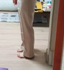 오랫동안 기다려서 배송받았어요. 이미 고고싱 바지를 입고있어서 사이즈는 큰어려움없