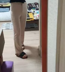 오랫동안 기다려서 배송받았어요. 이미 고고싱 바지를 입고있어서 사이즈는 큰어려움없