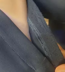 여름 바지인데 여름에 못입으면 어떡하나 고민많이 했습니다ㅠ한달걸려서 받았구요
