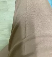 요즘 약간 살이 쪄서 꽉 끼네요.
