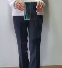 158에 50키로인데 S 허리와 엉덩이가 타이트하게 맞고 길이는 발바닥까지 딱 떨어집니다