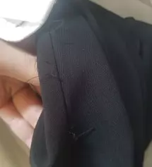 배송빨라요 근데 실밥 다터져서옴ㅠ 급해서 그냥 입어요.....
