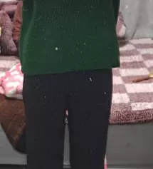 음...2년전쯤 구매하고 만족해서 재구매한건데 재질이 좀 바뀐거 같아요...핏은 예쁜데