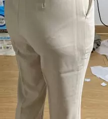 주름이 많고 얇진 않은데 생각보다 많이 비쳐요. 하비로 할 걸... ㅠㅠ 