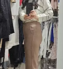 작년에 검정색 구매했다가 바지가 너무 편해서 밝은 색으로 재구매했어요~ 봄에 잘 입을