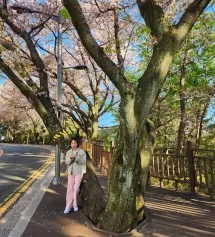 딱 배송오자마자 와 이건 색깔이 너무 이뻐서 벚꽃보러갈때 입으면 너무 이쁘겠다고 생