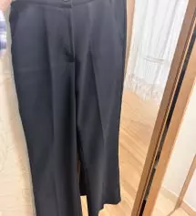 제가 입은거 보고 엄마가 사달라 해서 추가 구매했어요 구김도 잘 안가구 라인도 이쁘게