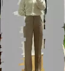 색상이 적당히 톤다운된 베이지느낌이라 웜톤 옷은 다 잘 어울려서 코디하기 편합니다.