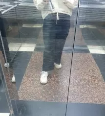 바지길이는 너무 딱 맞아서 좋아여^^ 157이지만 160은 길고 155이 운동화와 딱 길이가 