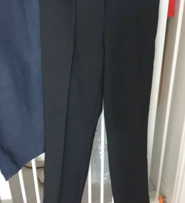 요즘 살이좀빠져서 원래 m사이즈입는데 하비s로구매해봤어요 스판기있어서 잘맞지만 허