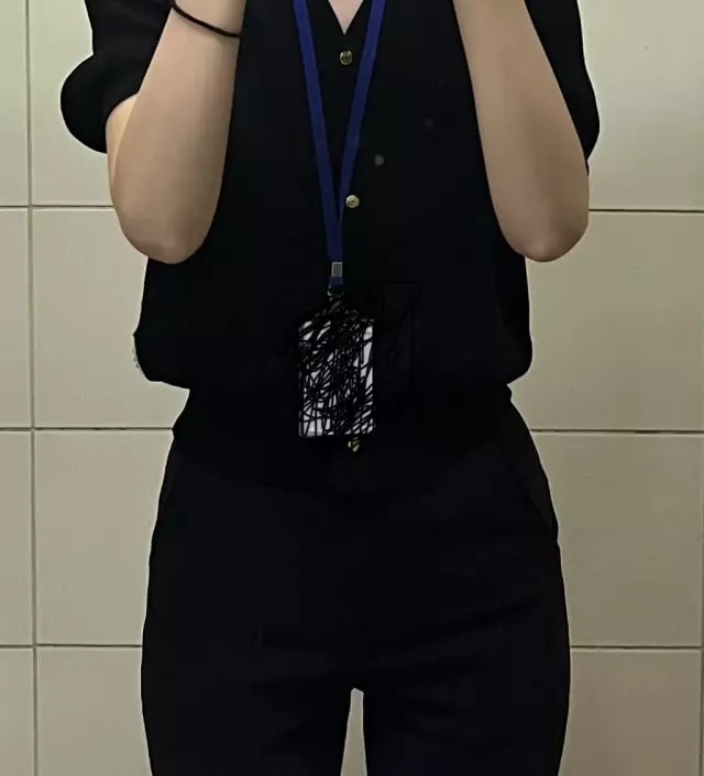 원단 보들보들하고 신축성 있어서 굉장히 편해요! 허리라인부터 발목까지 라인을 잘 잡