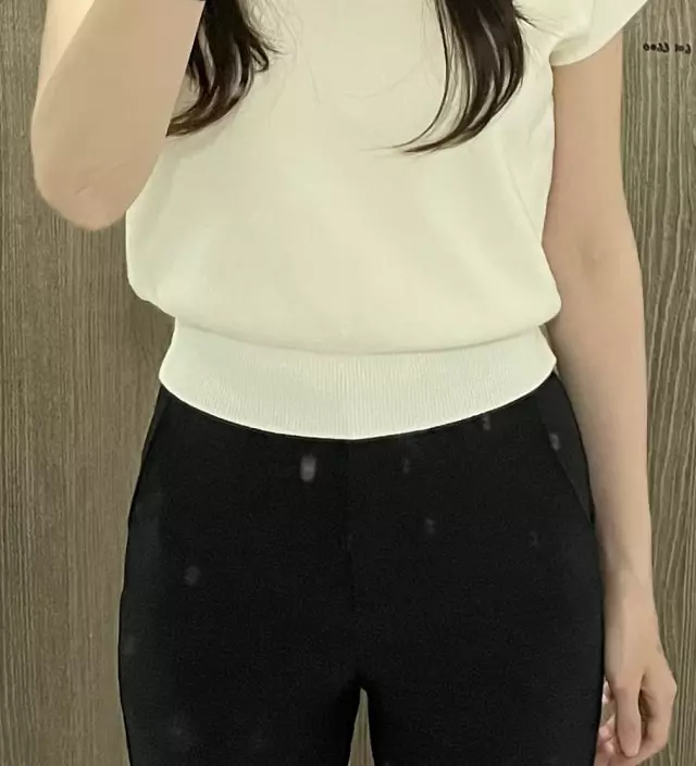 원단 보들보들하고 신축성 있어서 굉장히 편해요! 허리라인부터 발목까지 라인을 잘 잡