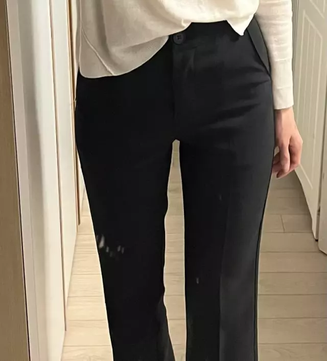 원단 보들보들하고 신축성 있어서 굉장히 편해요! 허리라인부터 발목까지 라인을 잘 잡
