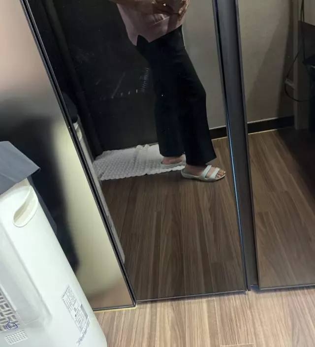 지인이 입으거 보고 예뻐서 주문했어요
