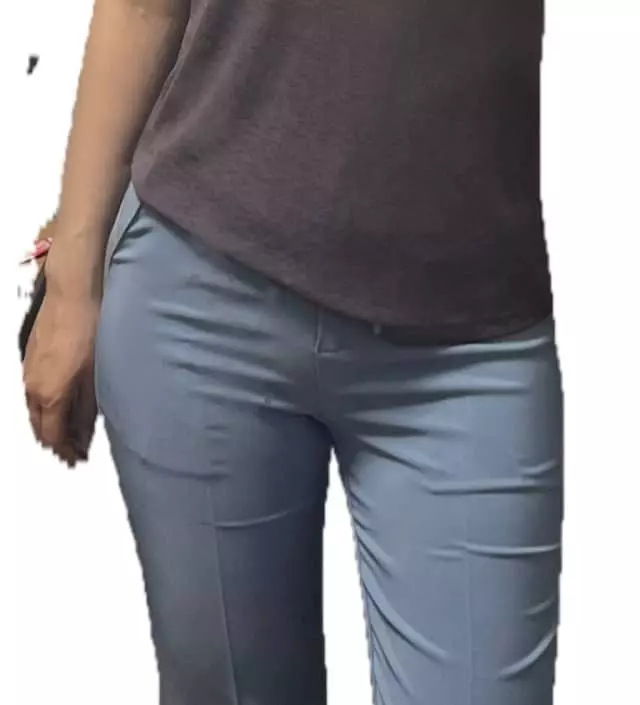 이거 흔히 볼 수 없는 색상이라 일단 색상때문에 샀는데요
