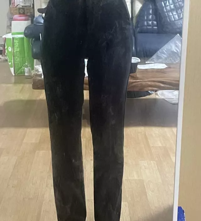 이 바지는 저 뻥 안치고 4번째 구매중이에요 너무 쫀쫀하고 잘 맞아요 4계절용이에여!!