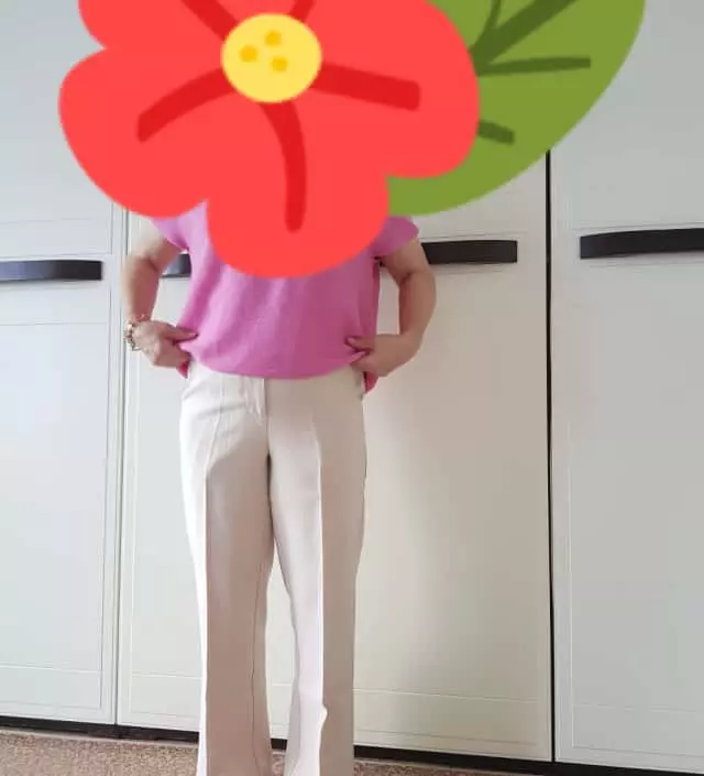 키150정도입니다    바지길이를 수선안해서 너무좋아요 원단은 스판이 있어서 활동하기