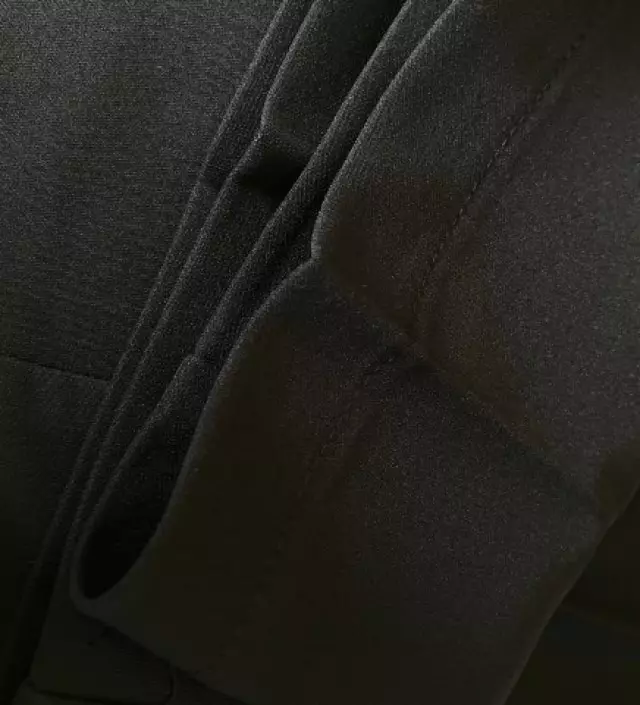 160초반에 길이감은 딱 적당하고, 하이웨스트 중에서도 바지가 먹는 옷도 있었는데 이거