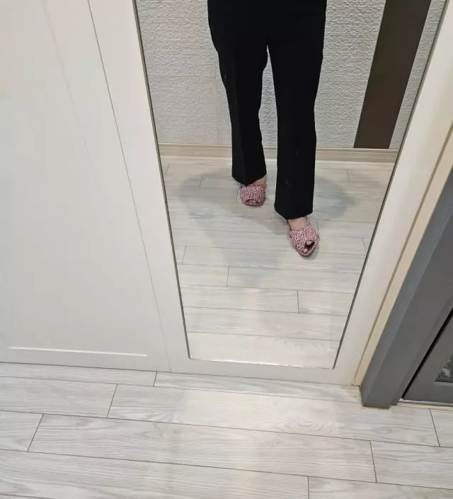 바지는 완전 편해요
