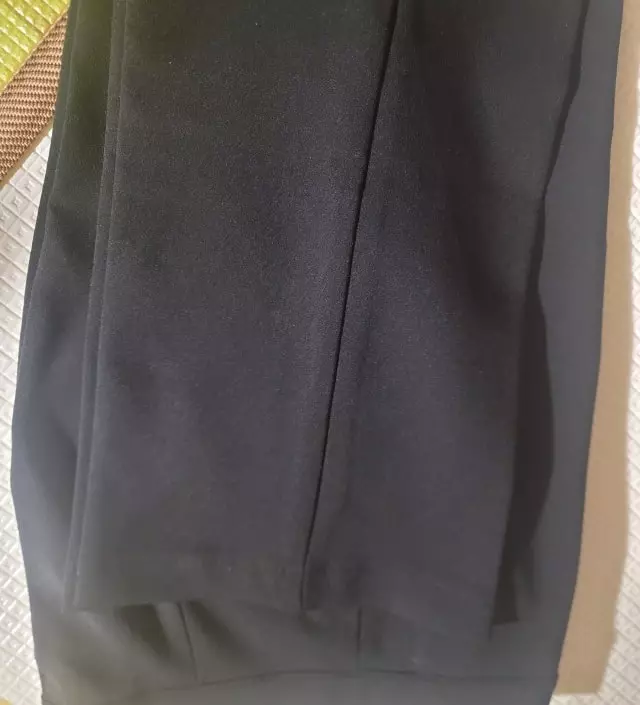 신축성 좋고 다리라인이 이뻐요~
