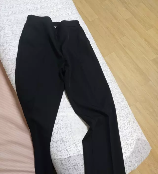 슬랙스 여짓껏 산것중에 최고예요 다른데서사서 아직 한번도 안입은것도 있는데 여기고