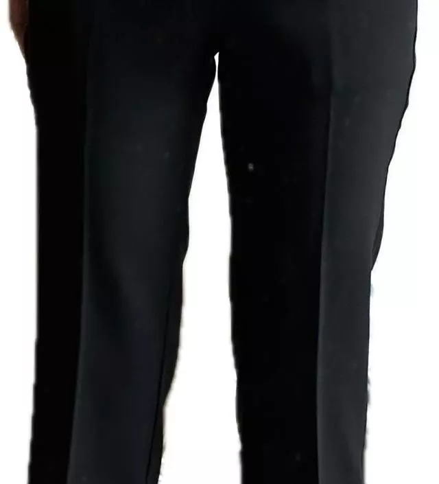 엄마가 워낙 키도 작고 그래서 사이즈 맞추기 힘든데 잘맞아요. 사이즈 보려고 제가 입