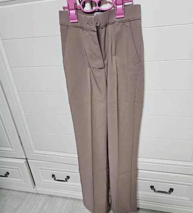 옷이 작아서 반품하고 새로 받았어요
