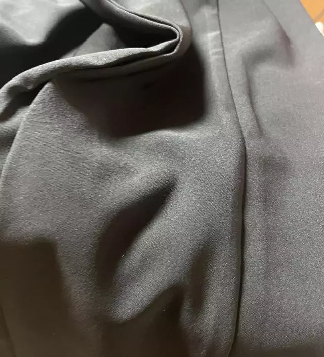 네이비 구매하고 잘 입고 예뻐서 블랙도 구매했어요~
