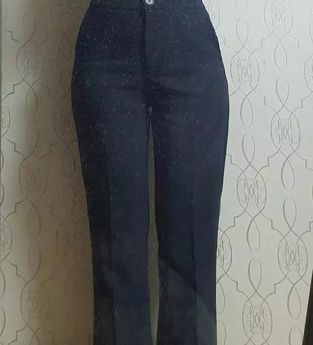 키 158, 몸무게 50. 옆골반 크지 않고 오리엉덩이 엉튀형. 아랫배 부자이고 엉덩이 부각