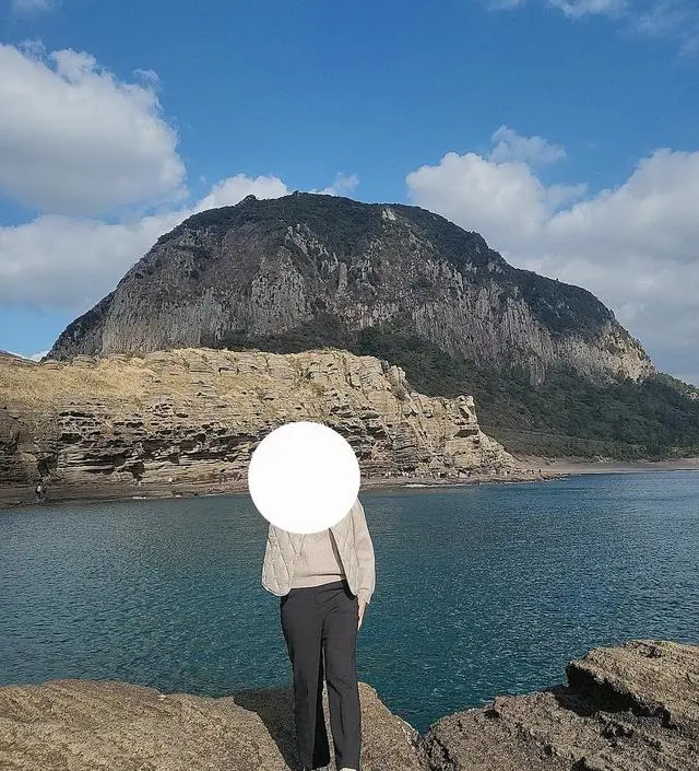 2년전에 검정 슬랙스 사고 진짜 뽕 빼도록 잘입어서 이번에 브라운으로 재구매했어요!!