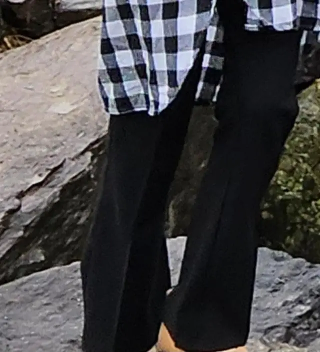 질도 좋고 스판끼 있어서 편하고 또 예뻐요
