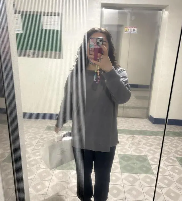 몇일점에 산바지가 허리가 쫑겨서 편하게 입으려고 큰걸로 주문 하나 더 했어요 근데 이