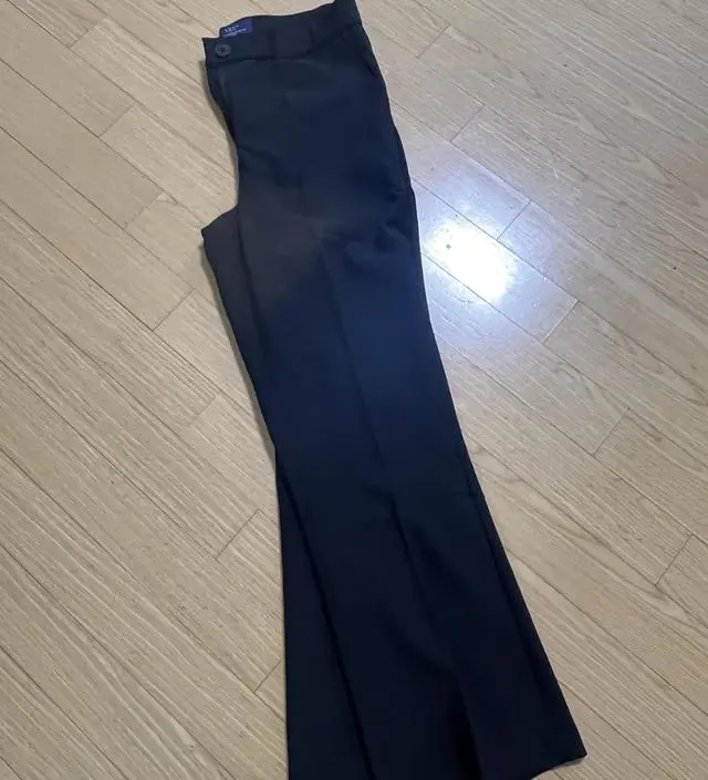 바지도 너무 예쁘고 배송도 빠르고 무료배송까지~
