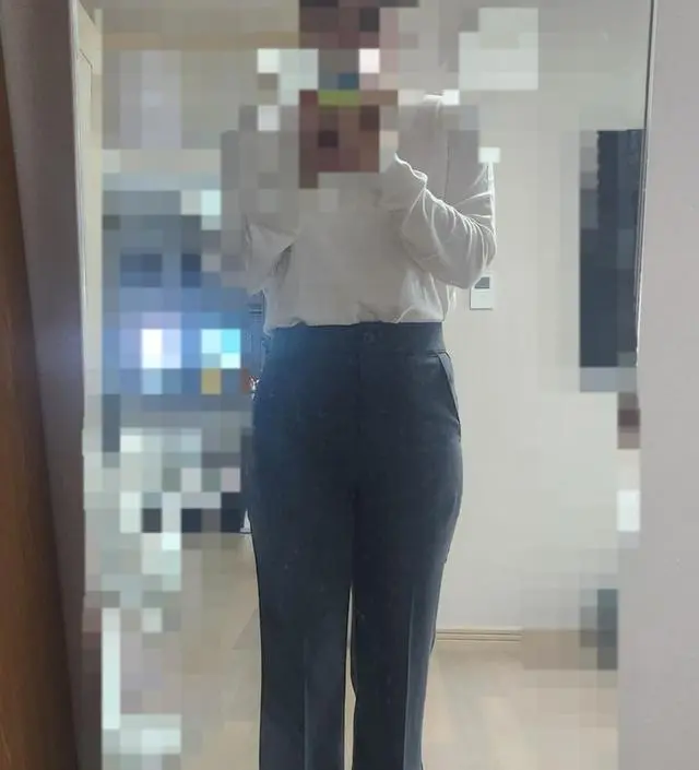 블랙 샀다가 완전 매일 출근룩! ㅋㅋ 단벌신사마냥 이 슬랙스만 입다가 다른 색으로 하