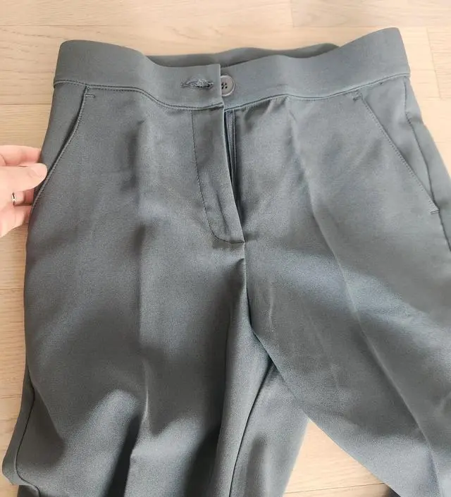 블랙 샀다가 완전 매일 출근룩! ㅋㅋ 단벌신사마냥 이 슬랙스만 입다가 다른 색으로 하