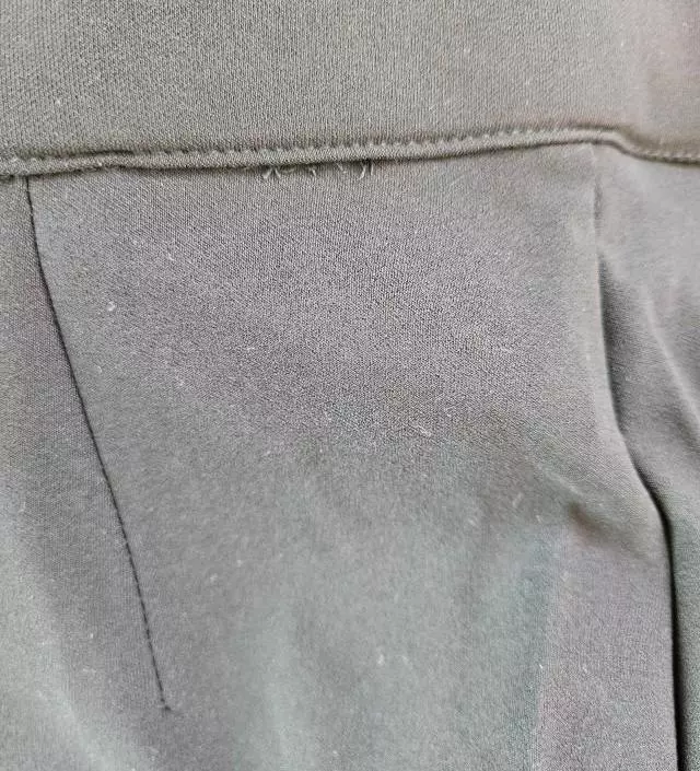 마감이 조금 아쉽네요 제가 요즘 살이 쪄서 그런가... 사이즈도 좀 작아요ㅠ
