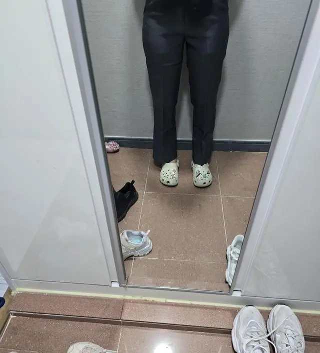 핏이 너무 괜찮네요. 색상이 회색보다는 그린이 들어간 회색이예요. 카키는 아니구요. 