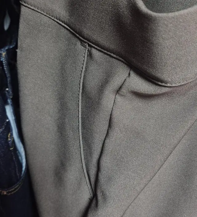 155인데 길이감 있었으면 싶어서 160 시켰는데 딱 마음에 들어요 다만 겨울엔 좀 추울듯