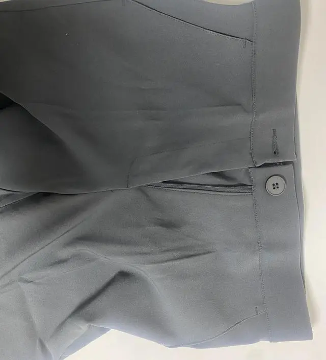 블랙 M 사이즈를 몇년 전에 샀는데 이것밖에 안입어서 다른 색깔로 하나 더 샀어요 맘에