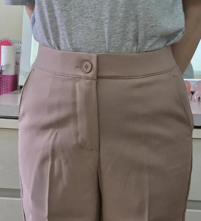 키가 153에  48kg  아줌마입니다. 사이즈보고 주문했는데 허리가 약간 조입니다 ㅠ. 다