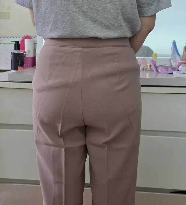 키가 153에  48kg  아줌마입니다. 사이즈보고 주문했는데 허리가 약간 조입니다 ㅠ. 다