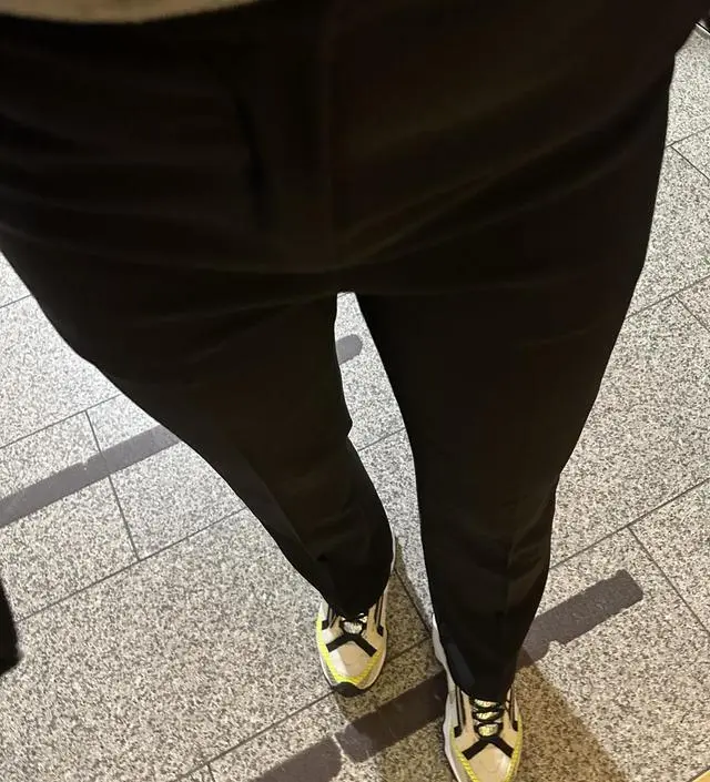 날씨가 많이 따뜻해져서 입어봤는데 넘 편하네요 쫀득하게 달라붙으면서도 부츠컷이라 