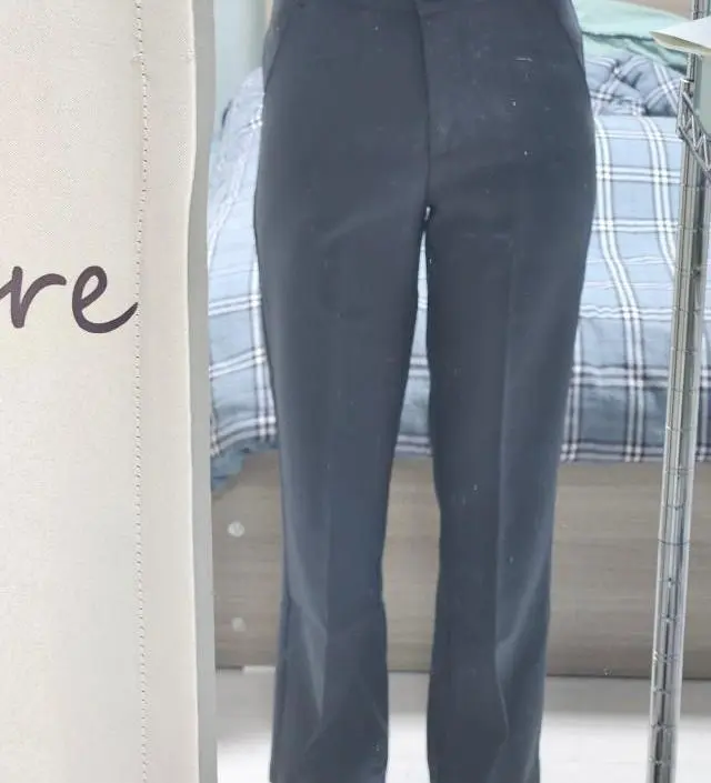 흰색 검은색 베이지 색만 잇어서 지겨워서 그레이 샀는데 생각보다 색 괜찮고 뭔가.. 프