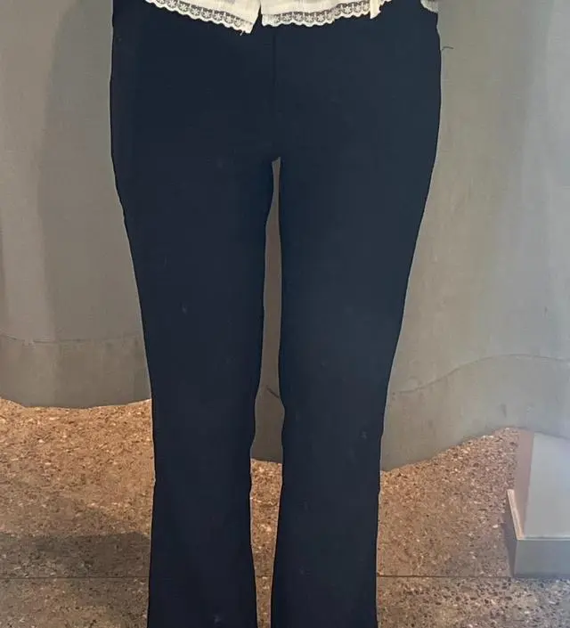 키작고 허리가 가는 체형이라 바지사기 정말 힘든데 고고싱에서 이 사이즈 사면 예쁘게