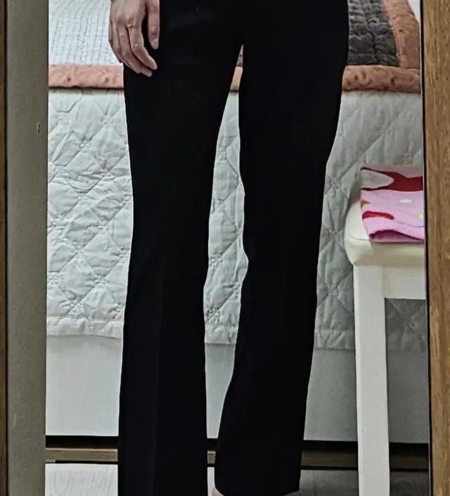 부츠컷 모찌 슬랙스 샀던게 이제 보풀이 많이 생겨서 또 재구매했어요 
